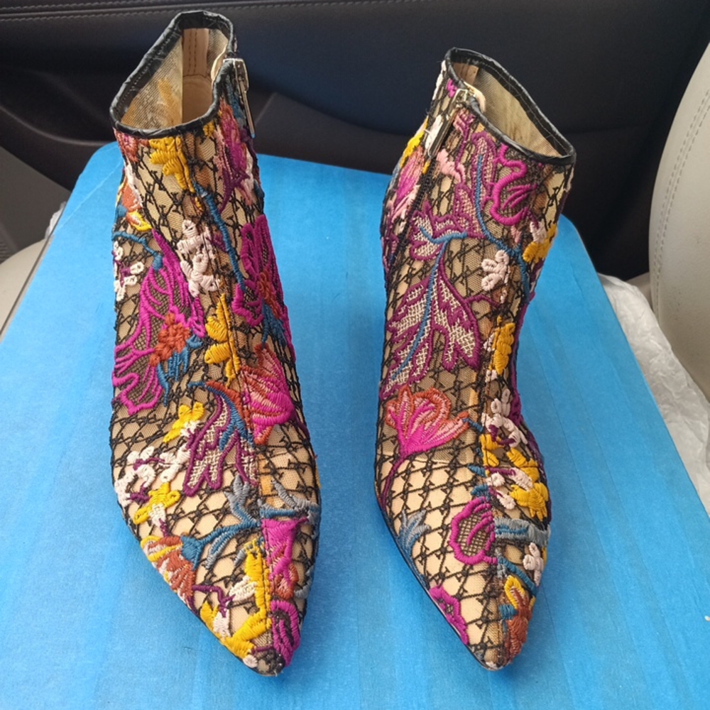 Embroidered Women's Ankle Boots